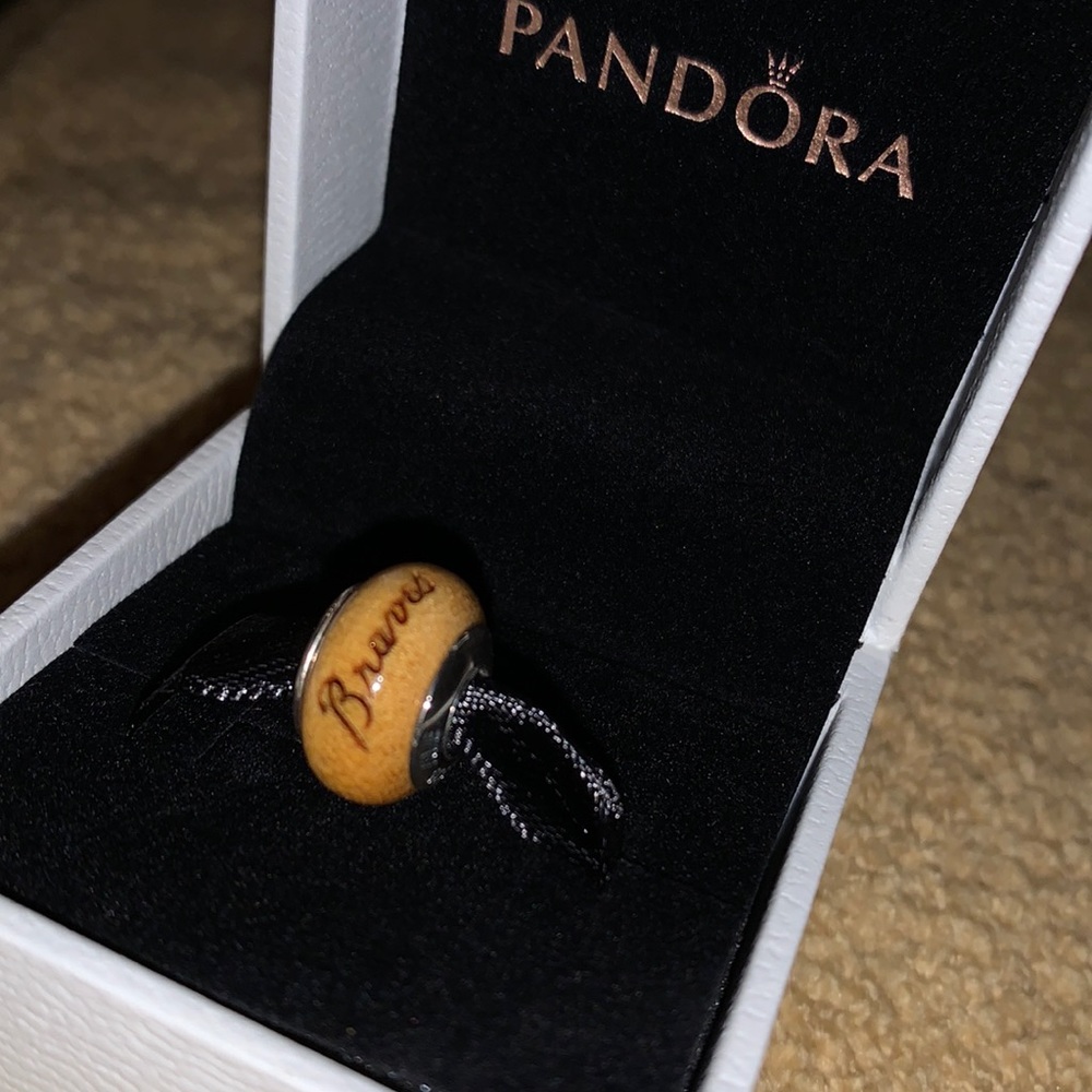 Braves World Series..2021🥳🥳Auth Pandora..Rare Find❣️
